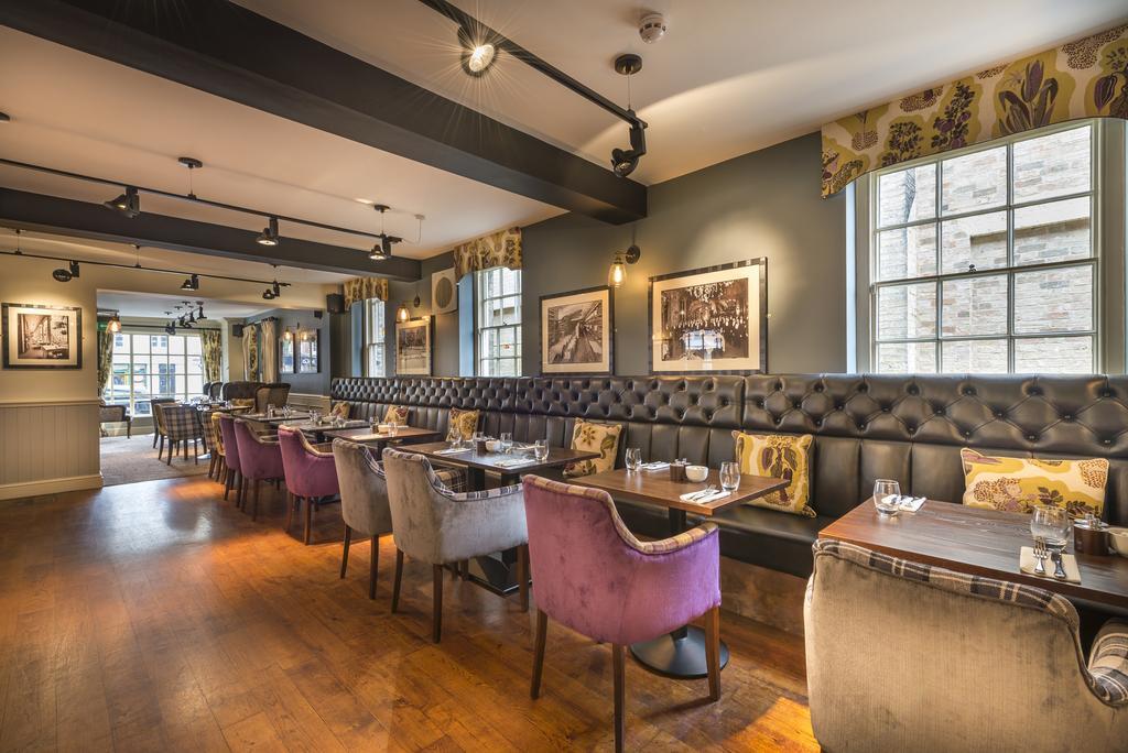 The Golden Lion Hotel, St Ives, Cambridgeshire セント・アイヴス エクステリア 写真