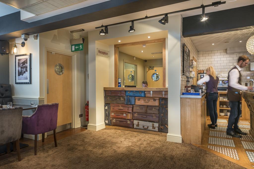 The Golden Lion Hotel, St Ives, Cambridgeshire セント・アイヴス エクステリア 写真