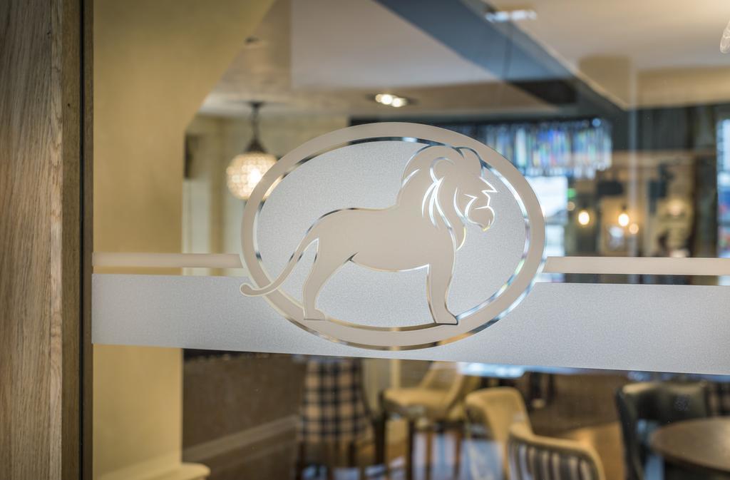 The Golden Lion Hotel, St Ives, Cambridgeshire セント・アイヴス エクステリア 写真