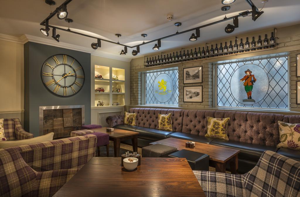 The Golden Lion Hotel, St Ives, Cambridgeshire セント・アイヴス エクステリア 写真