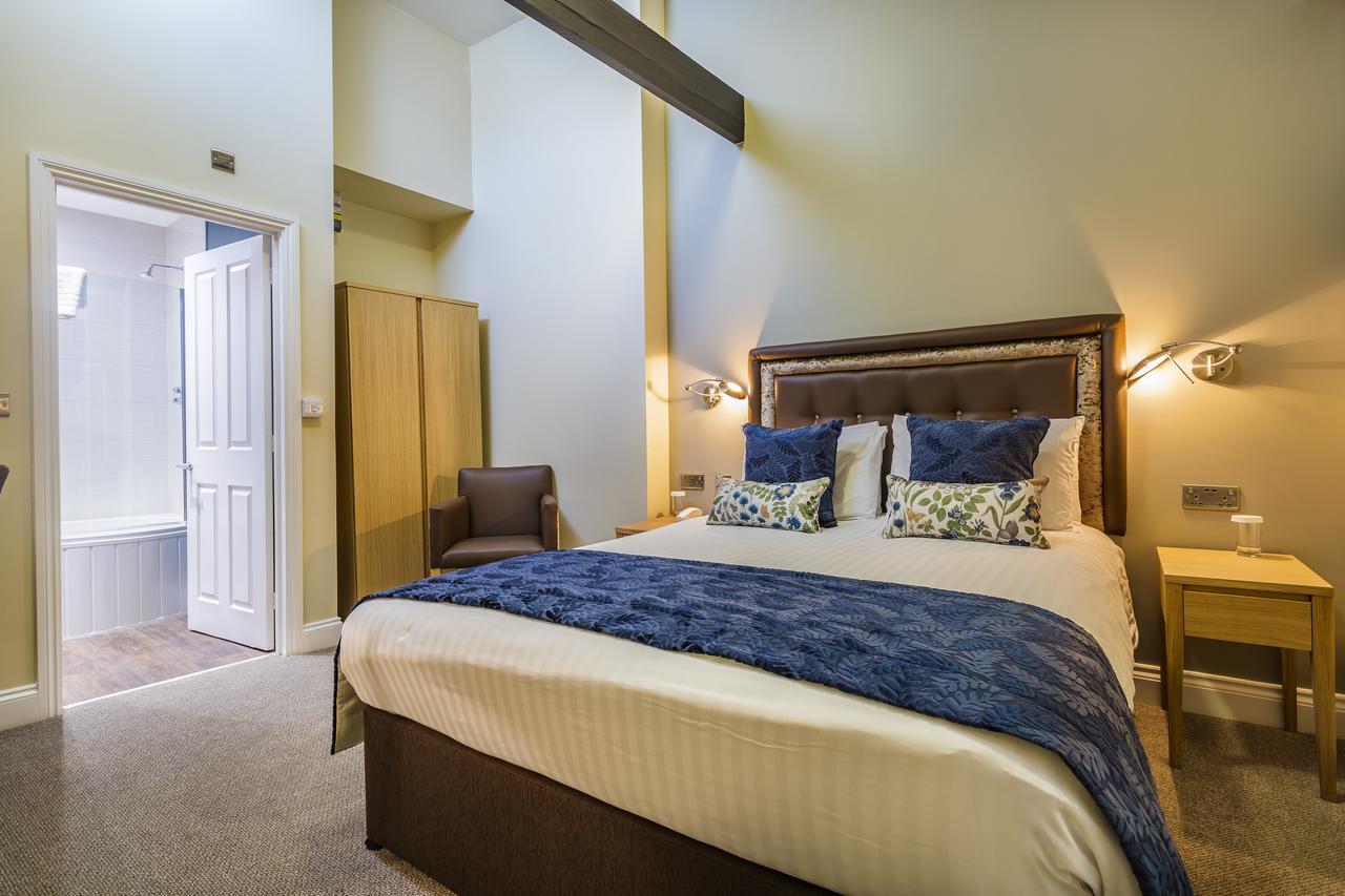 The Golden Lion Hotel, St Ives, Cambridgeshire セント・アイヴス エクステリア 写真