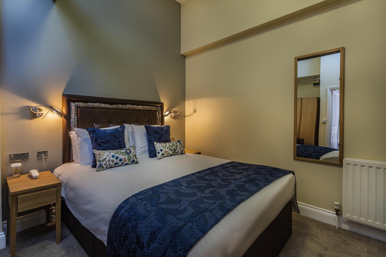 The Golden Lion Hotel, St Ives, Cambridgeshire セント・アイヴス エクステリア 写真