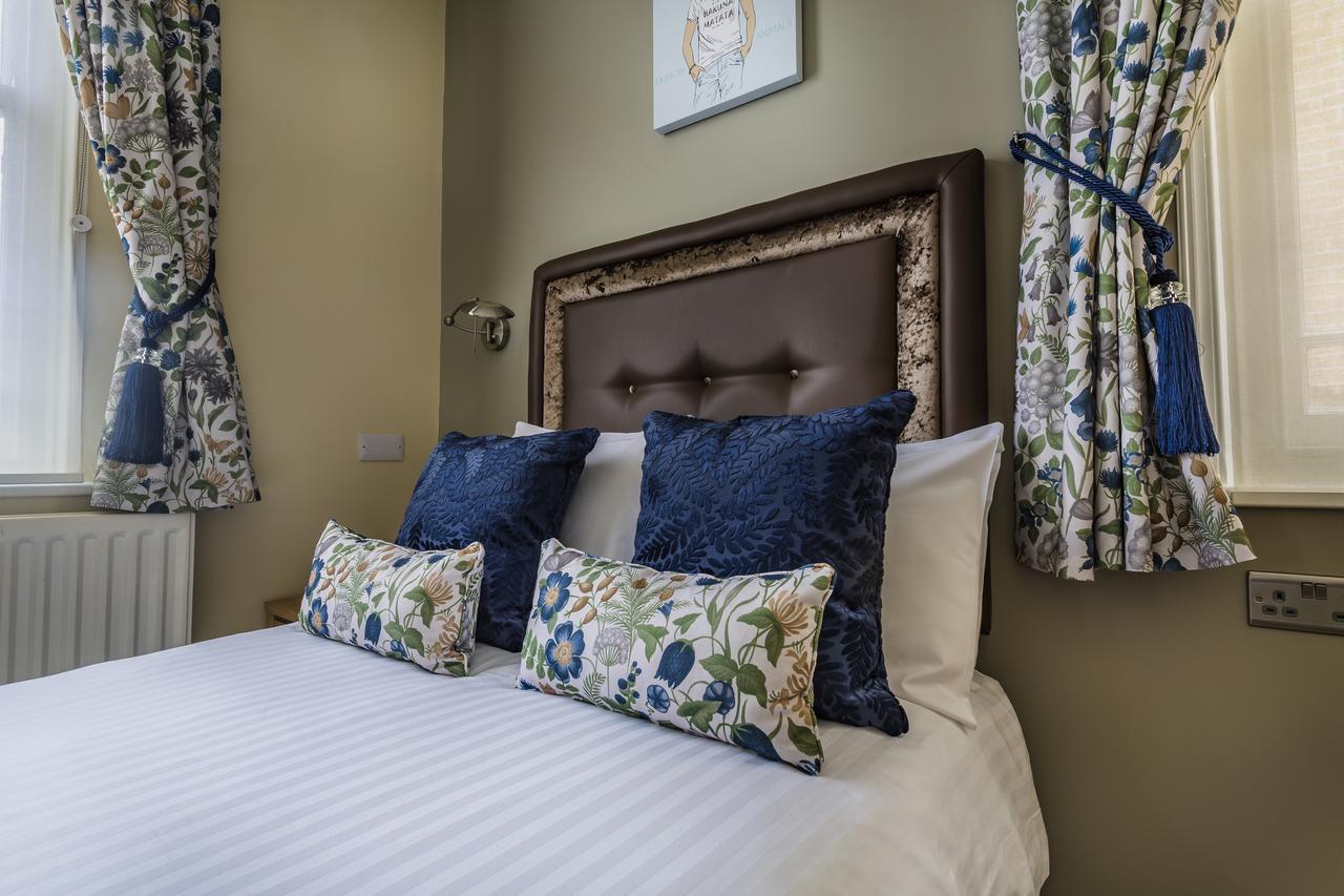 The Golden Lion Hotel, St Ives, Cambridgeshire セント・アイヴス エクステリア 写真