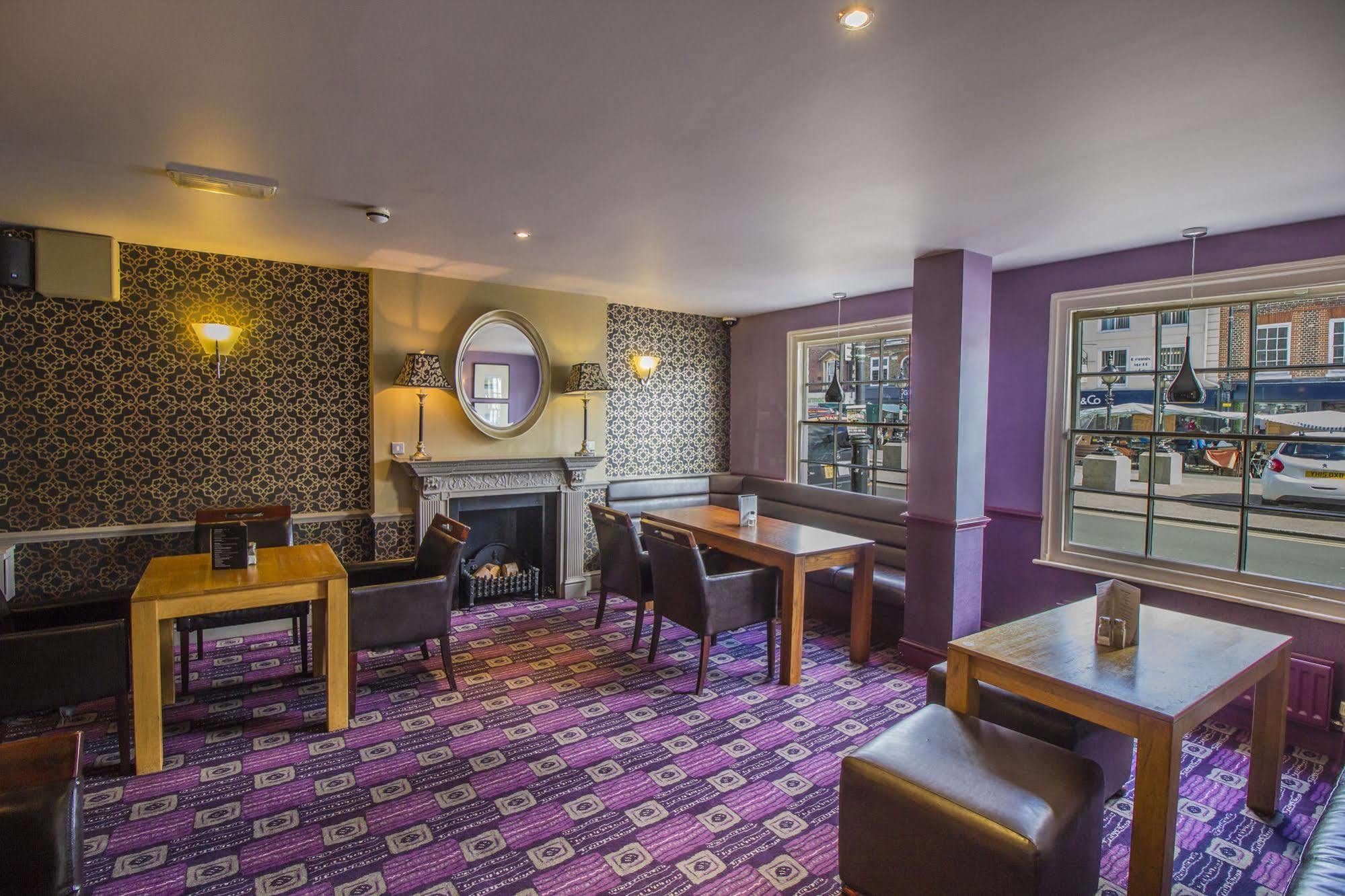 The Golden Lion Hotel, St Ives, Cambridgeshire セント・アイヴス エクステリア 写真