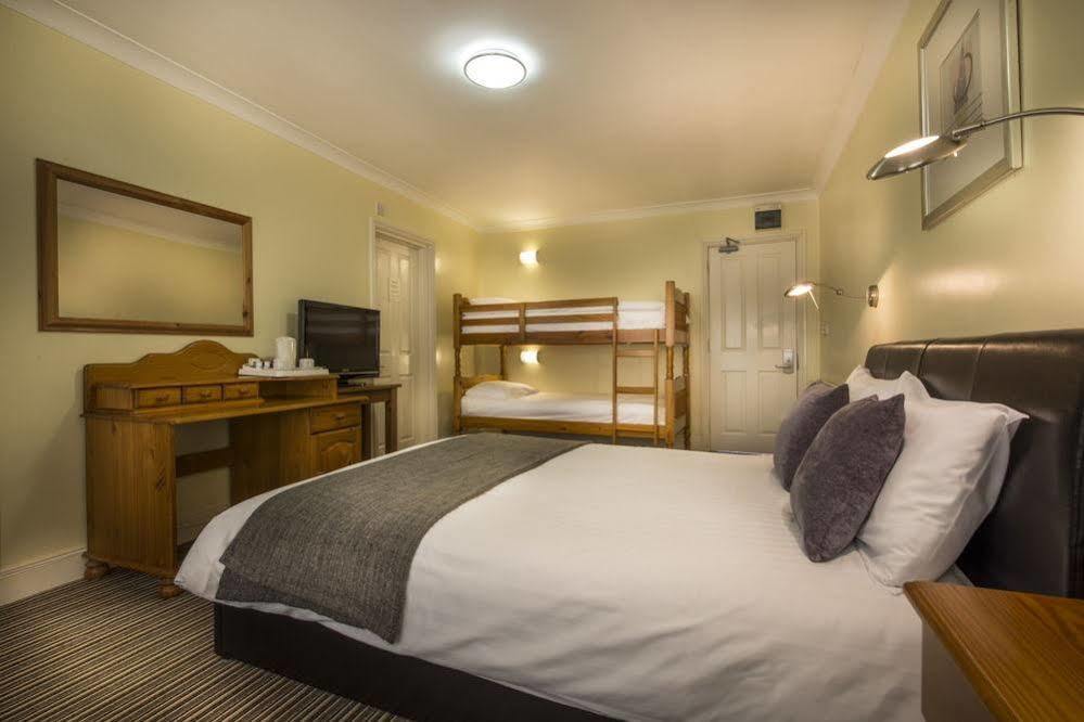 The Golden Lion Hotel, St Ives, Cambridgeshire セント・アイヴス エクステリア 写真