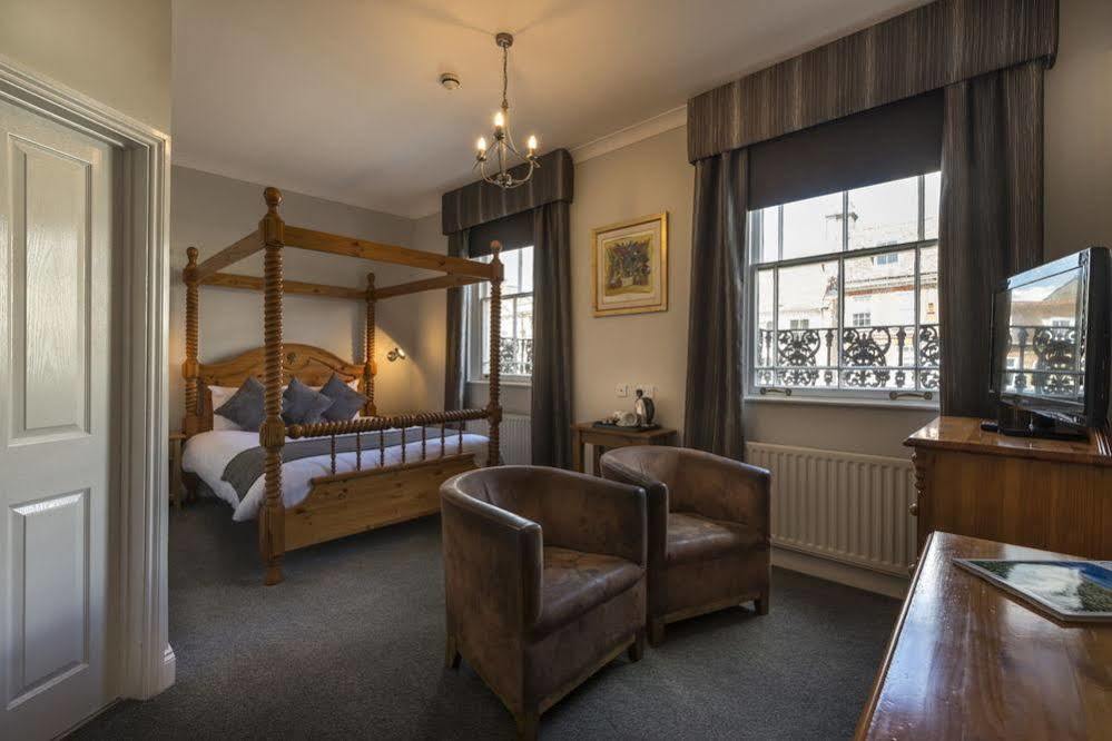 The Golden Lion Hotel, St Ives, Cambridgeshire セント・アイヴス エクステリア 写真