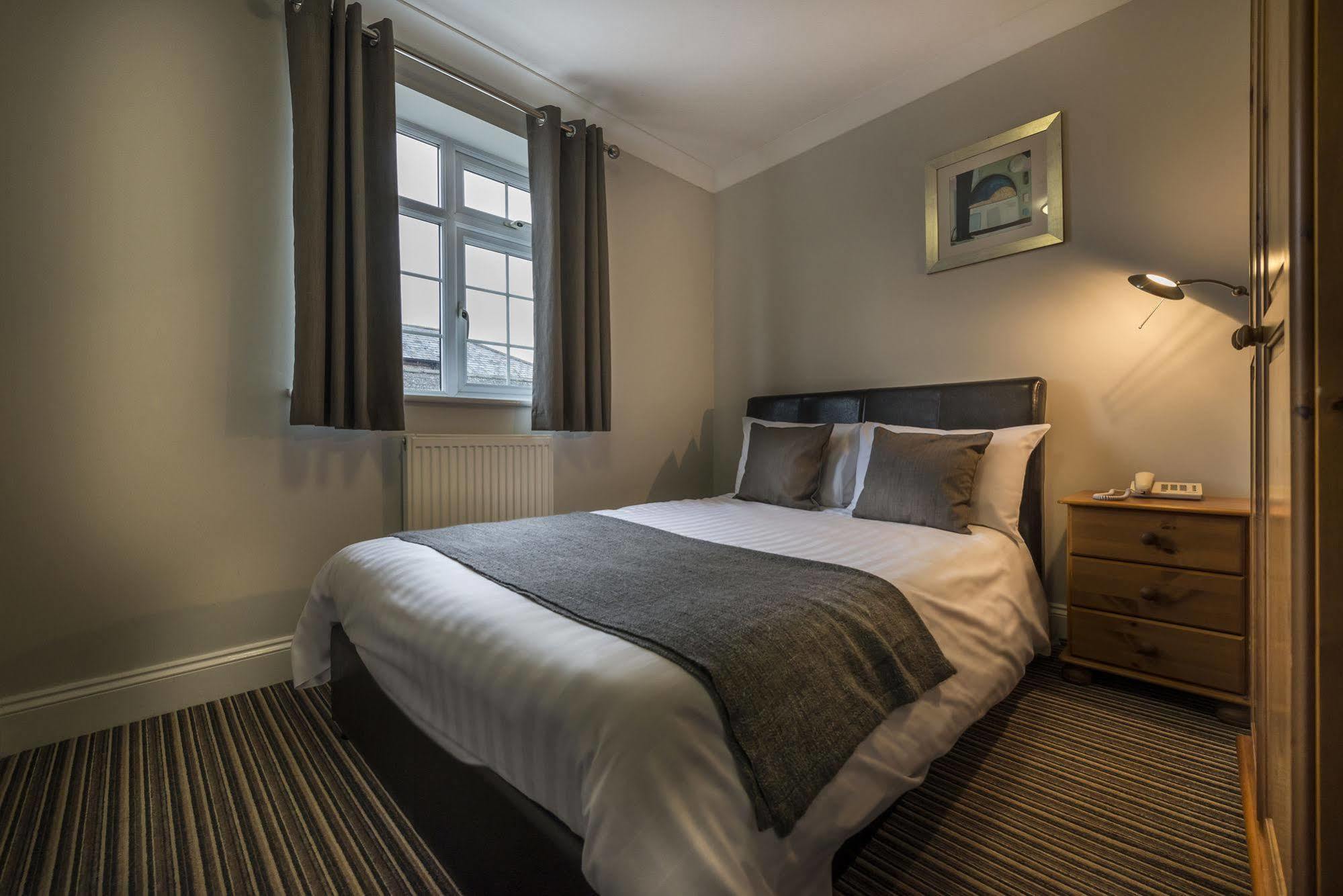 The Golden Lion Hotel, St Ives, Cambridgeshire セント・アイヴス エクステリア 写真