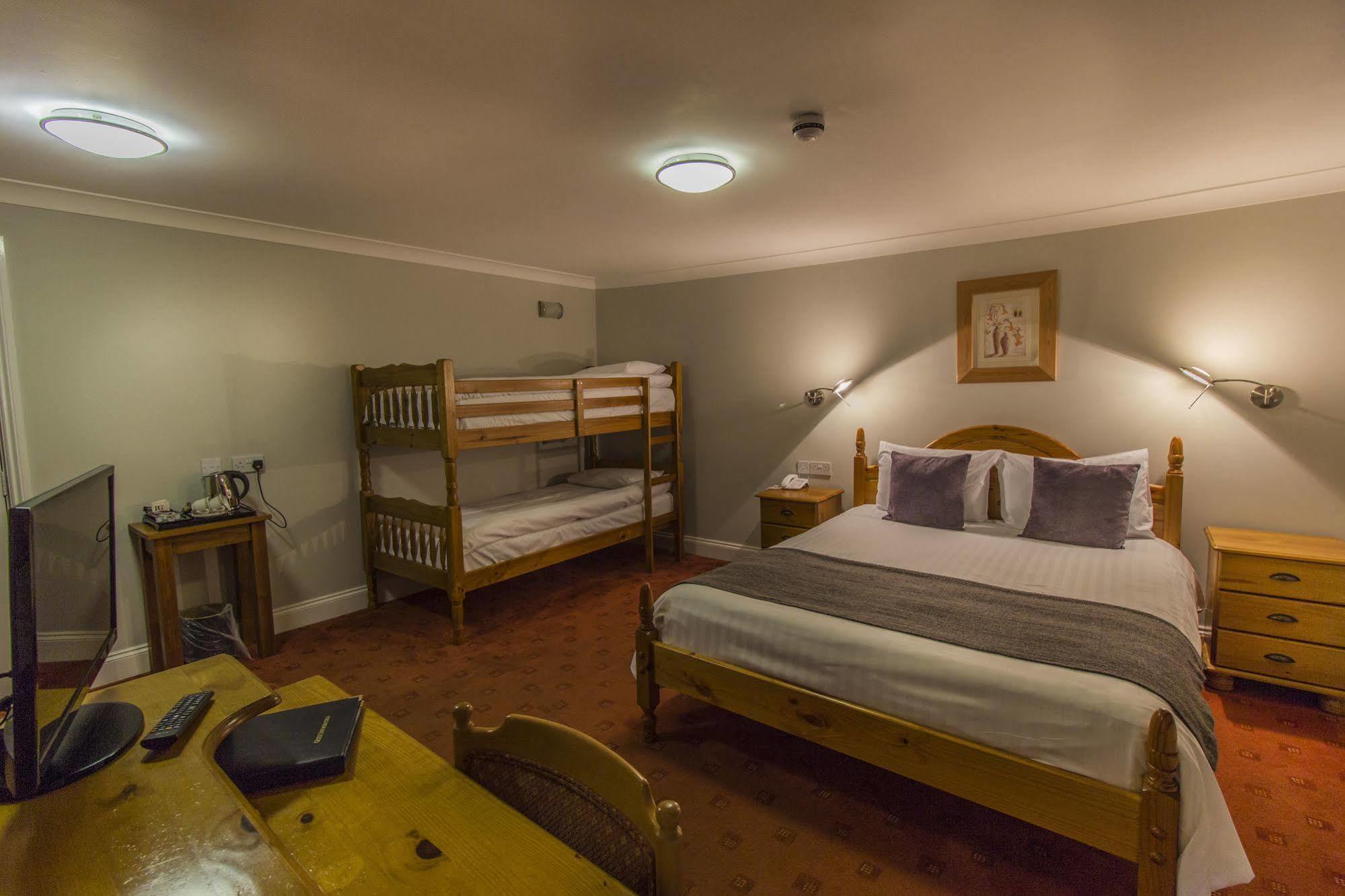The Golden Lion Hotel, St Ives, Cambridgeshire セント・アイヴス エクステリア 写真