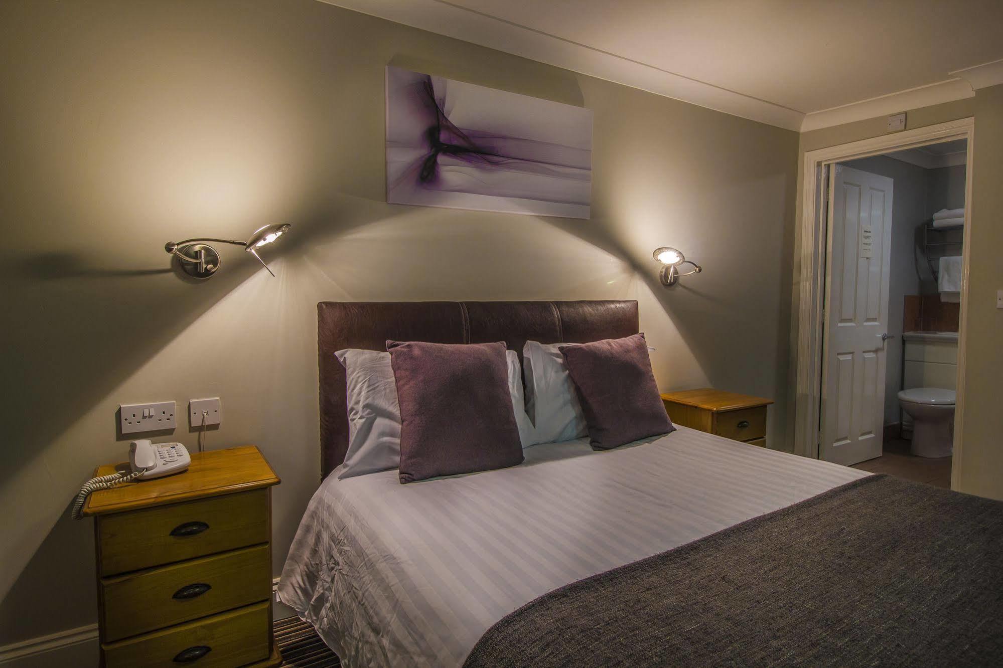 The Golden Lion Hotel, St Ives, Cambridgeshire セント・アイヴス エクステリア 写真