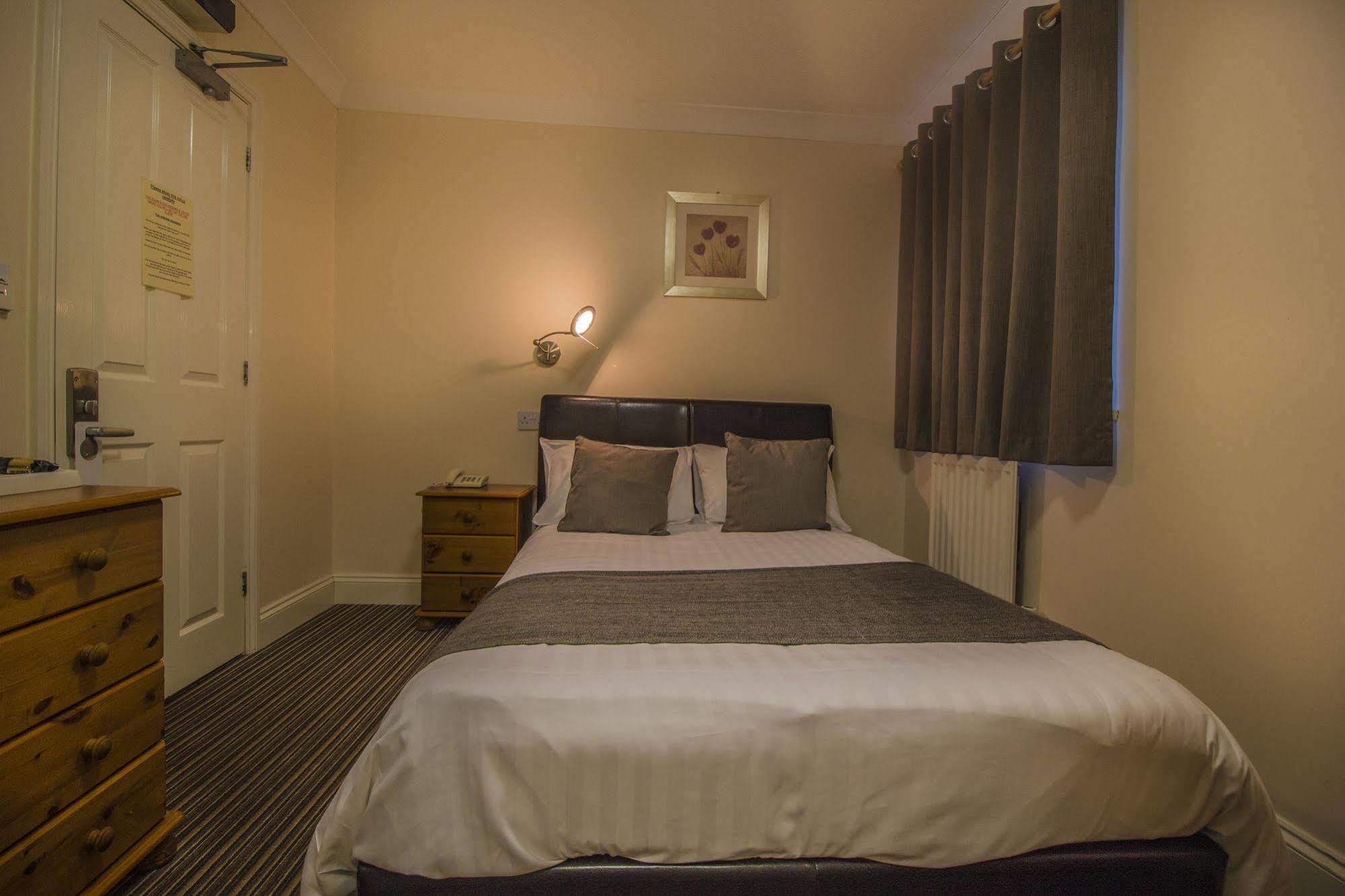 The Golden Lion Hotel, St Ives, Cambridgeshire セント・アイヴス エクステリア 写真