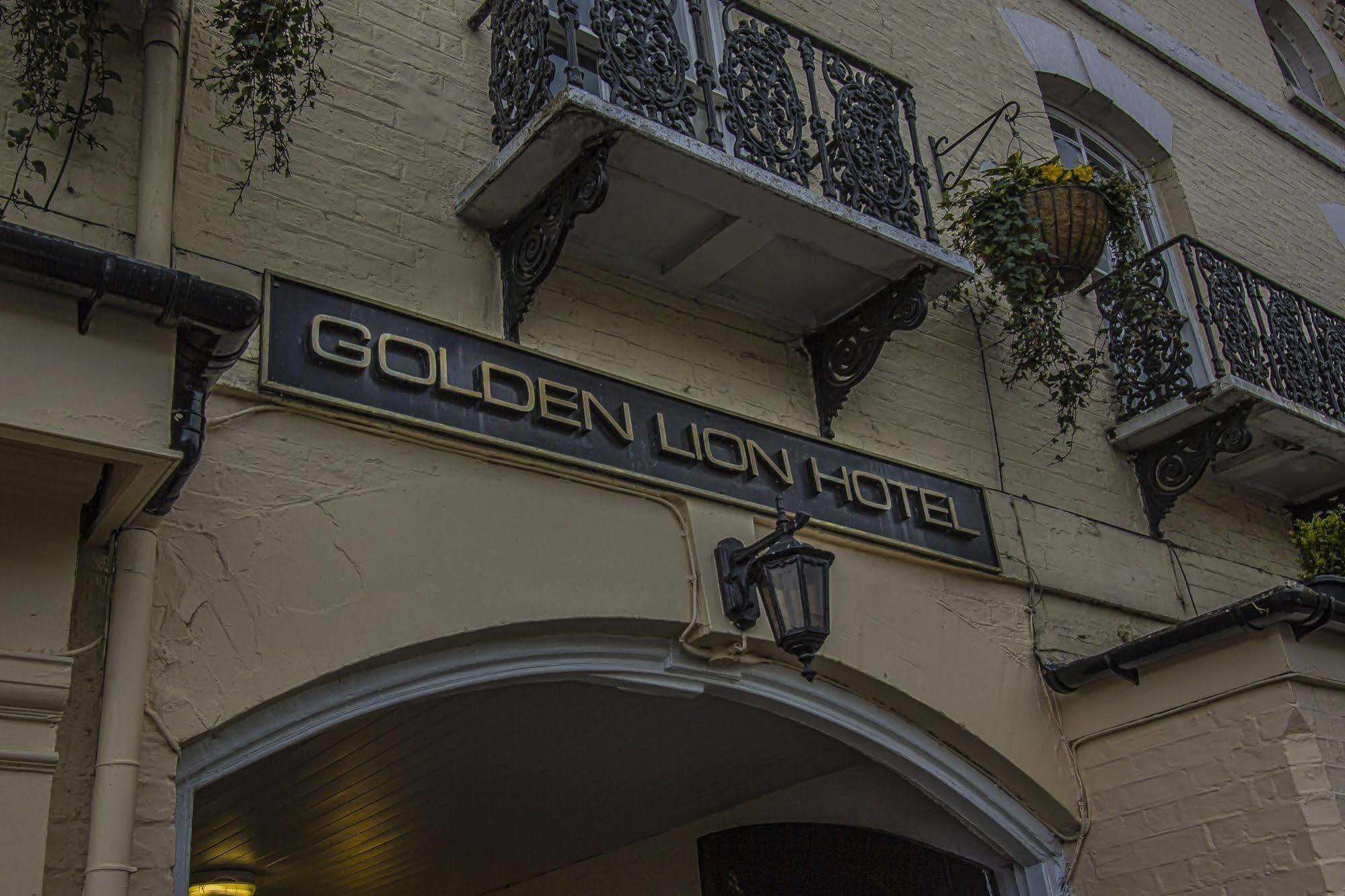 The Golden Lion Hotel, St Ives, Cambridgeshire セント・アイヴス エクステリア 写真
